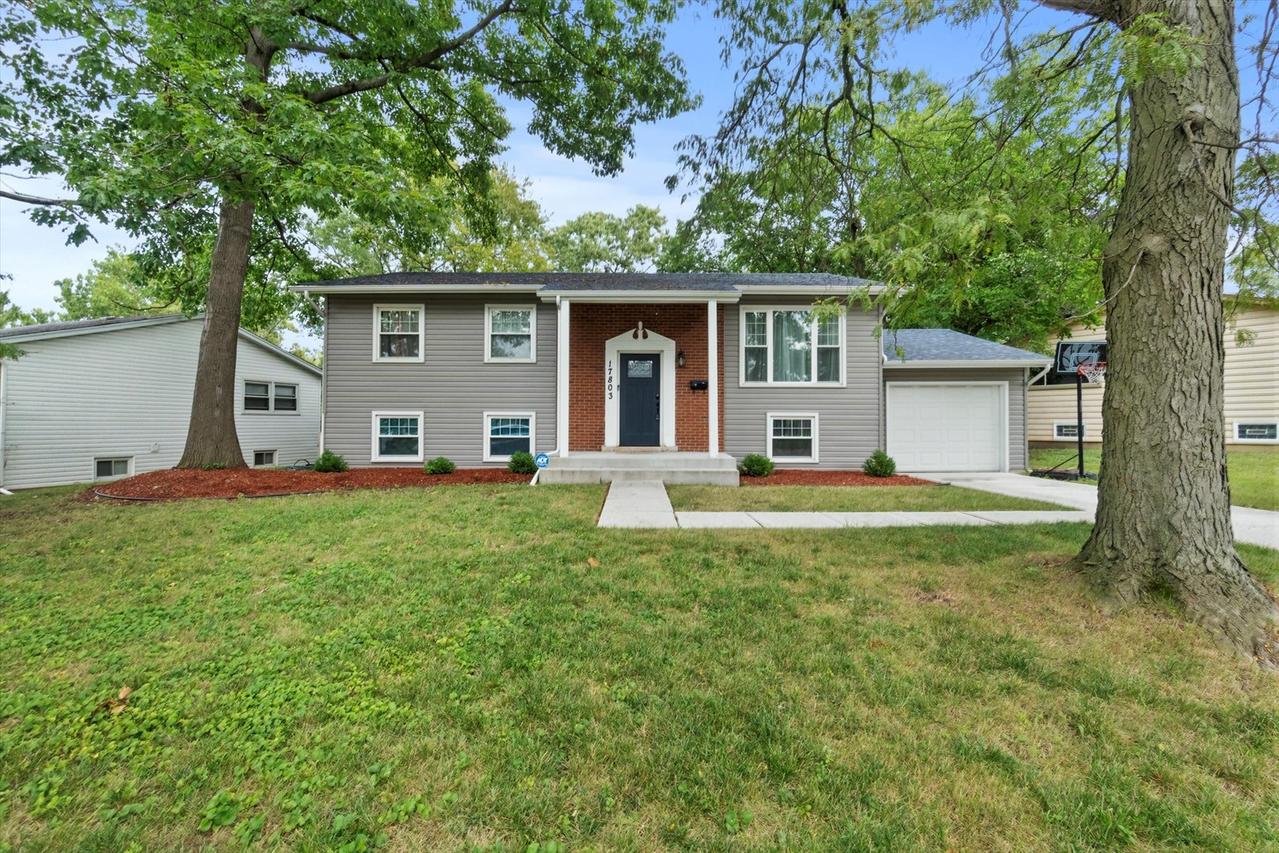 17803 Dogwood Ln., Hazel Crest, IL 60429