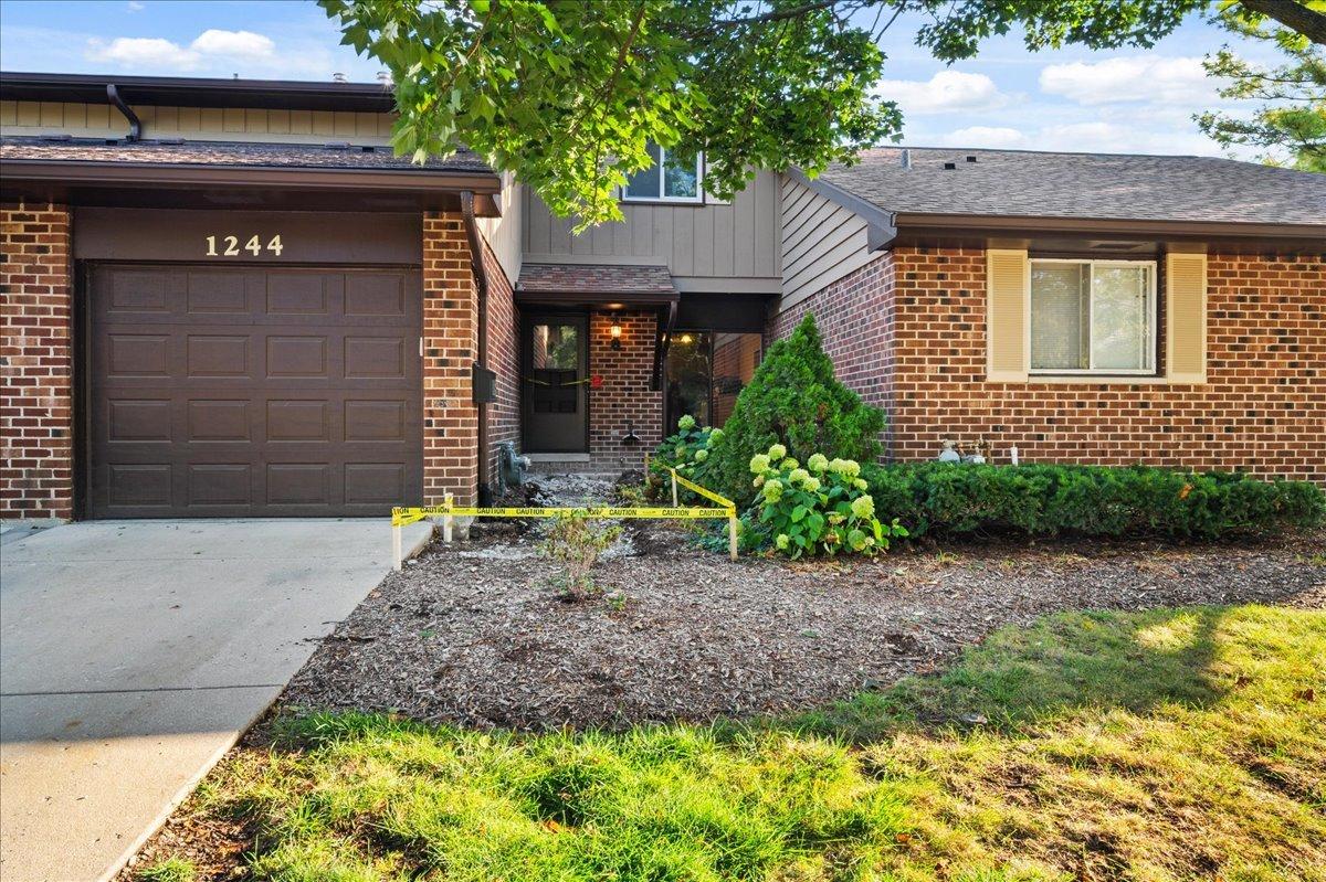 1244 Loughborough Ct., Wheaton, IL 60189