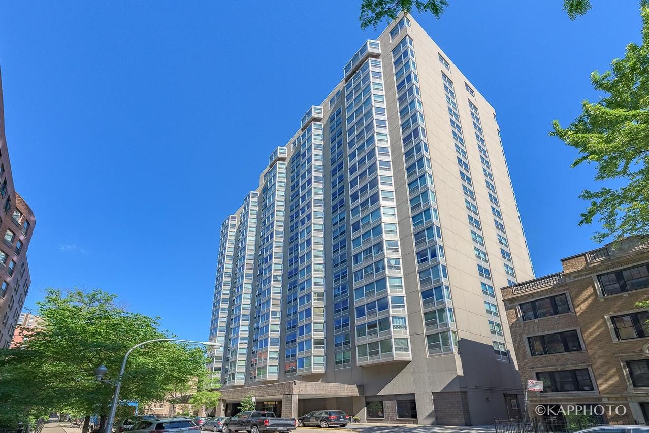 720 W Gordon Ter. #12A, Chicago, IL 60613