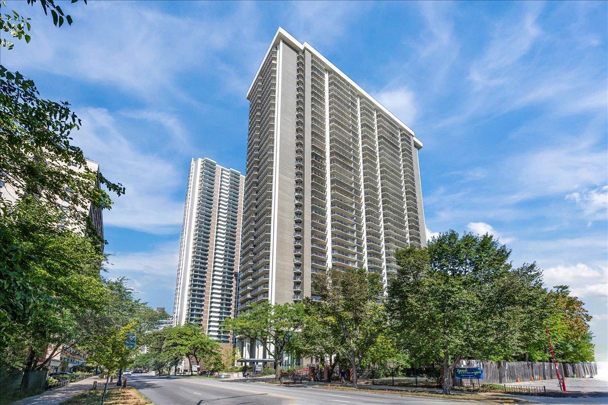 6007 N Sheridan Rd. #37B, Chicago, IL 60660