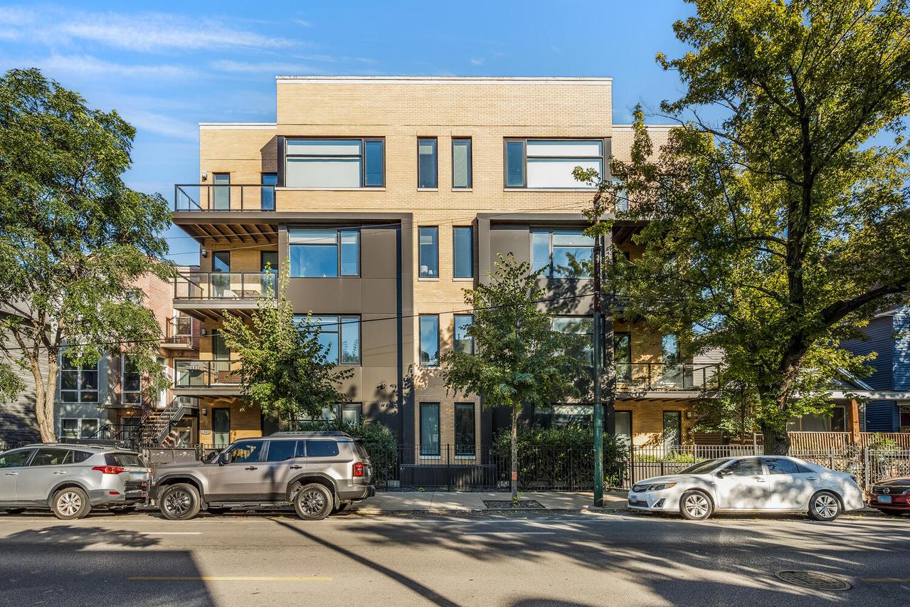 1841 N California Ave. #3B, Chicago, IL 60647