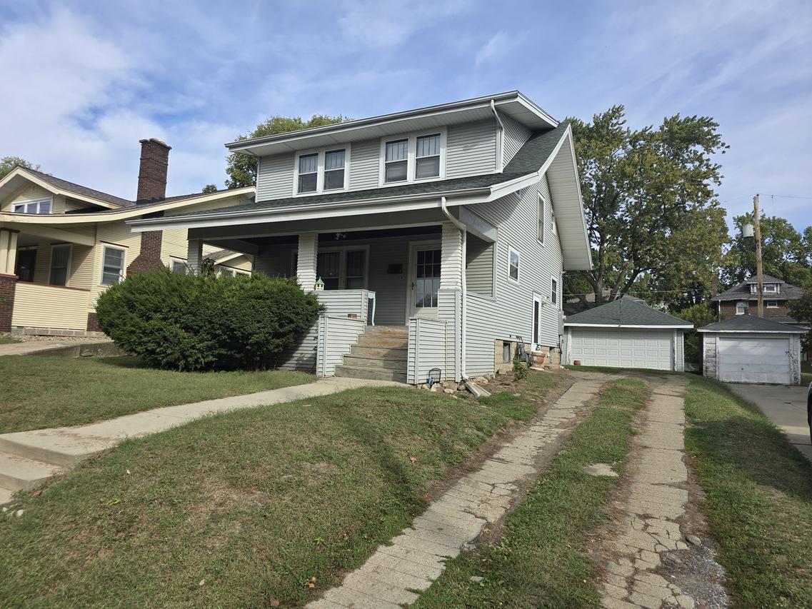 506 University St., Bloomington, IL 61701