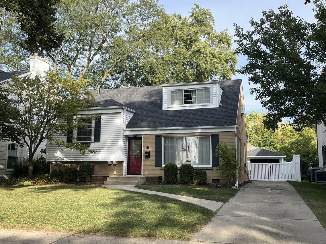 831 S Kensington Ave., La Grange, IL 60525