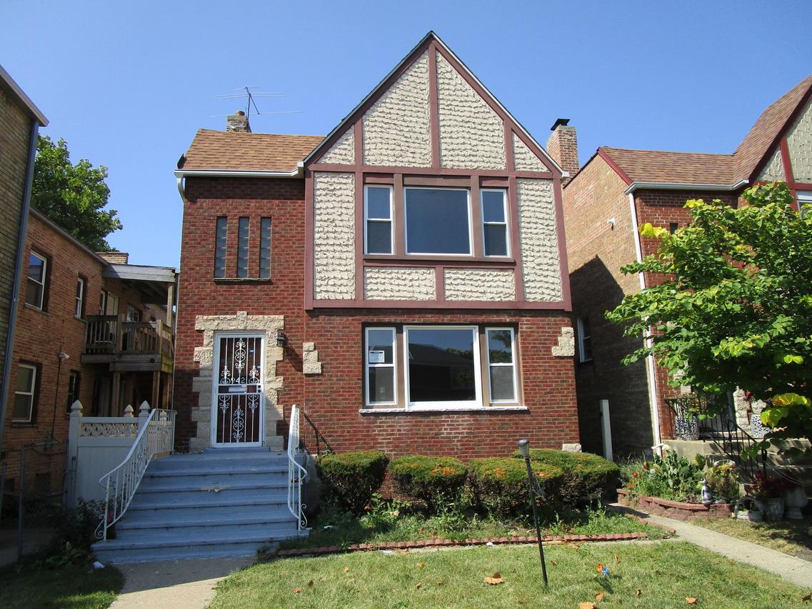 942 Bellwood Ave., Bellwood, IL 60104
