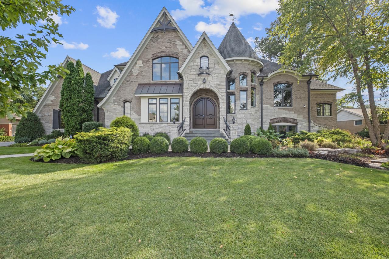 17W033 87th St., Willowbrook, IL 60527