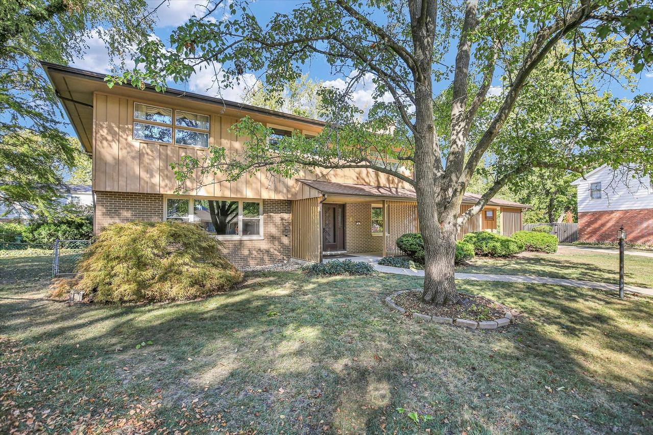 6 Regent Ct., Champaign, IL 61820
