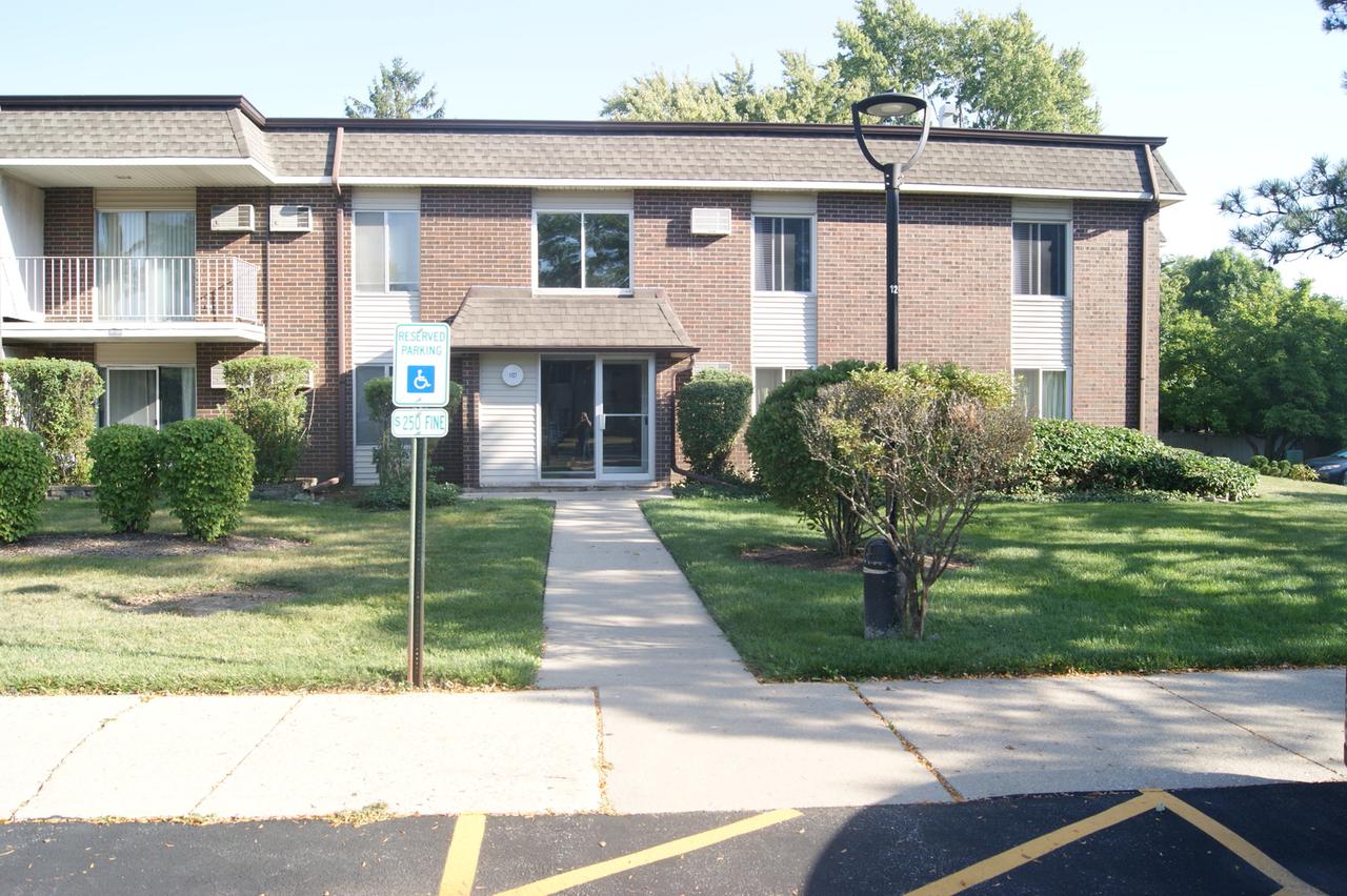 1127 Miller Ln. #107, Buffalo Grove, IL 60089
