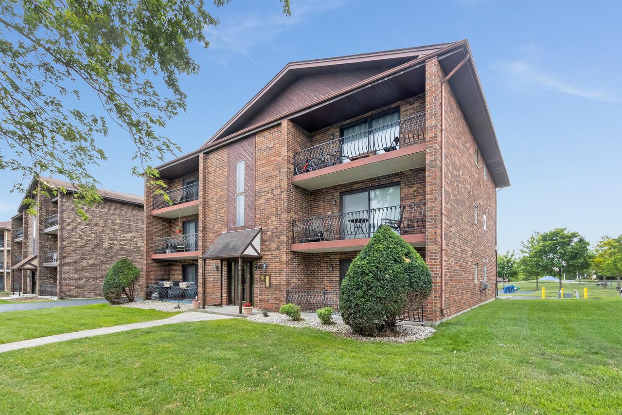 7925 Paxton Ave. #1A, Tinley Park, IL 60477