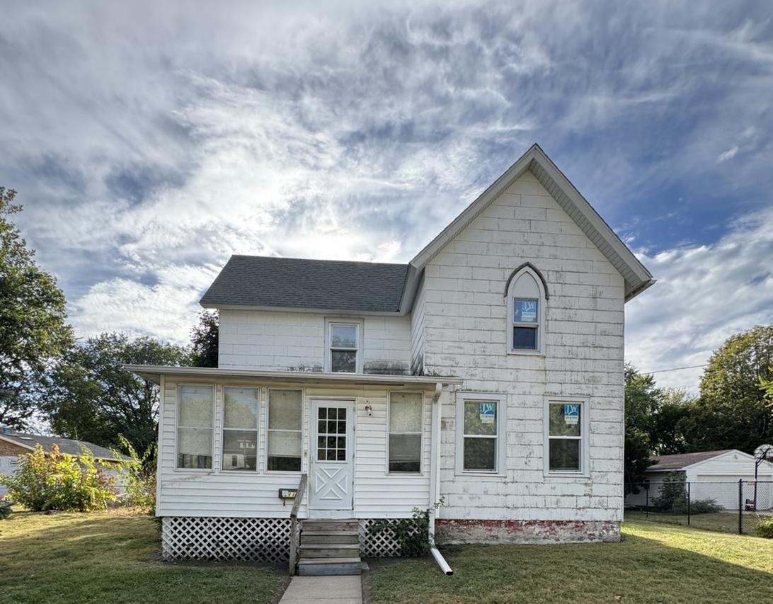 611 Broadway Ave., Sterling, IL 61081