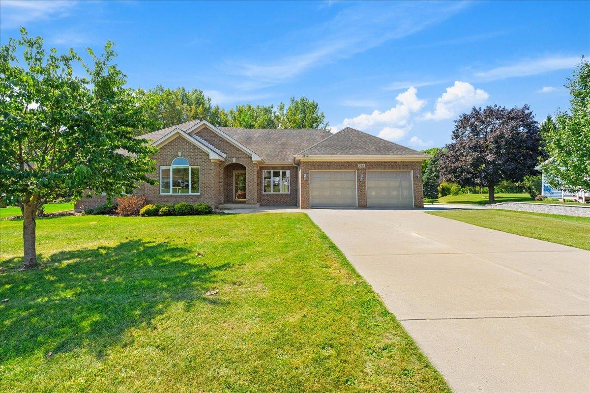 736 Tipperary St., Gilberts, IL 60136