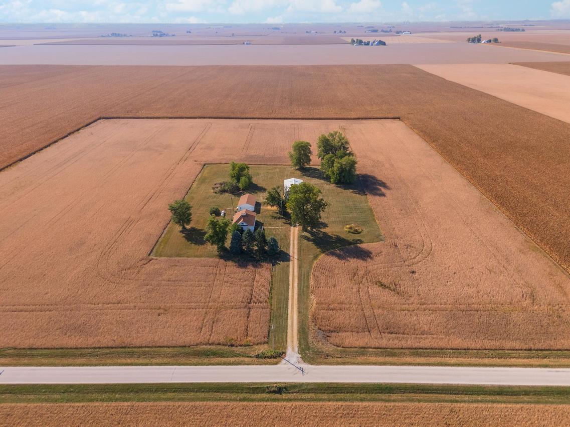 9416 E 1400 N Rd., Chenoa, IL 61726