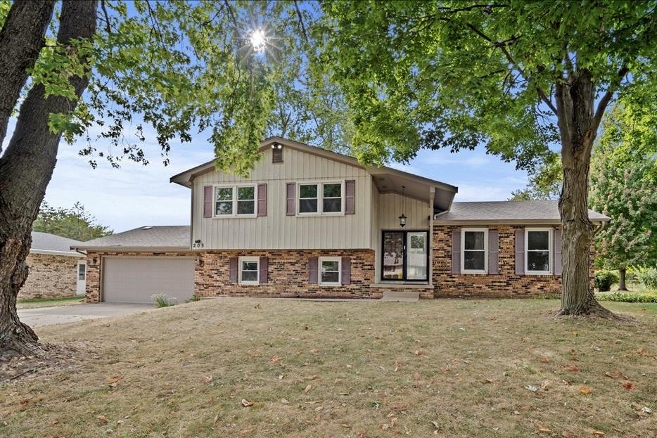 205 Hammitt Dr., Normal, IL 61761