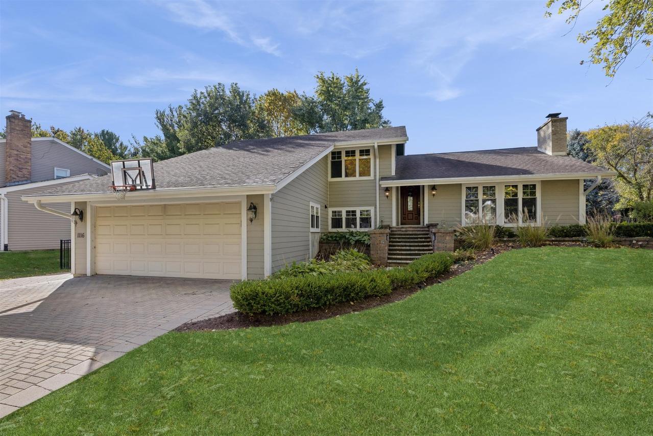 1116 Hidden Spring Dr., Naperville, IL 60540