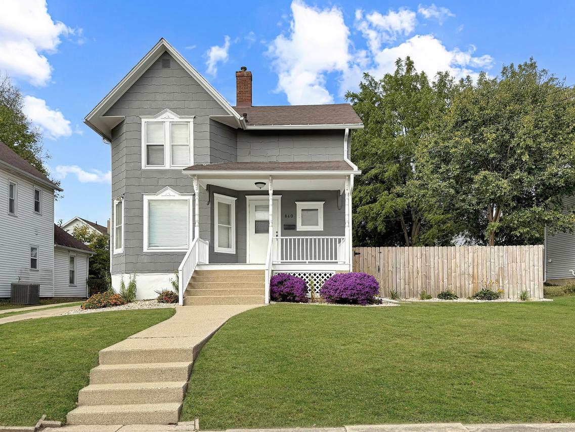 840 W Homer St., Freeport, IL 61032