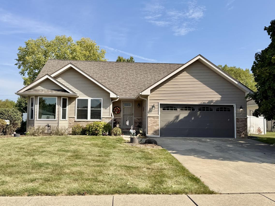 1227 Red Fox Cir., Sandwich, IL 60548