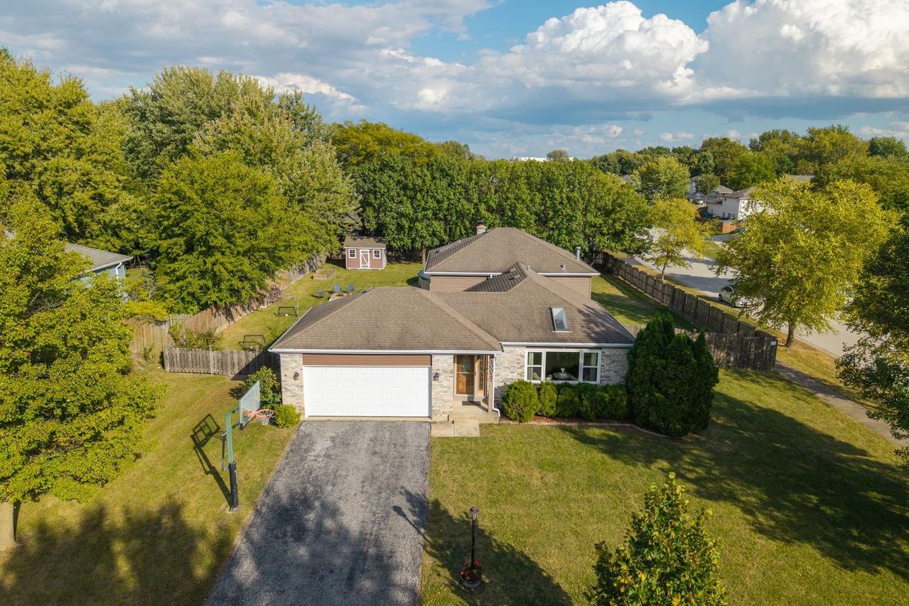 20027 S Jessica Ln., Frankfort, IL 60423