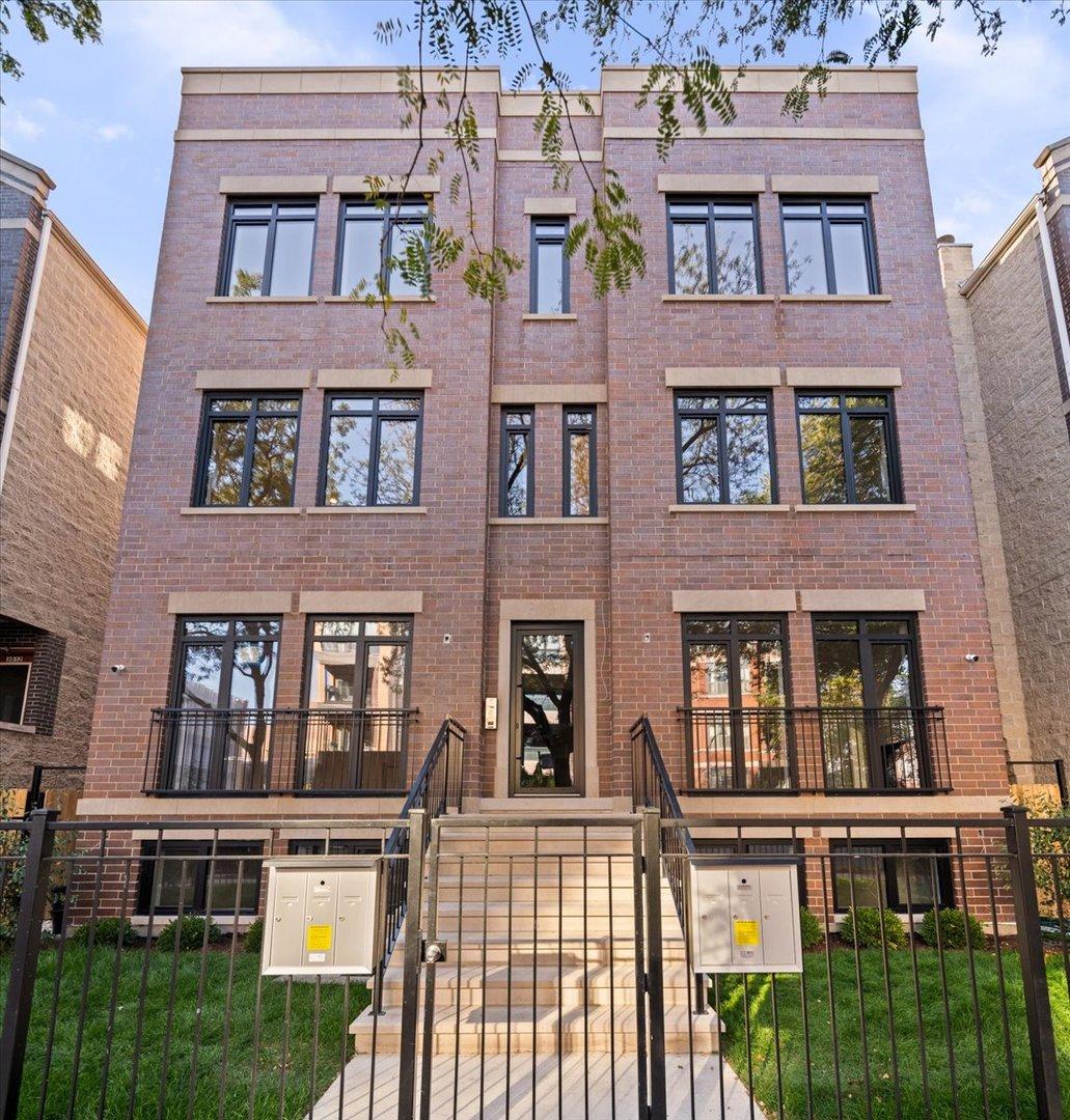 3036 N Sheffield Ave. #2N, Chicago, IL 60657