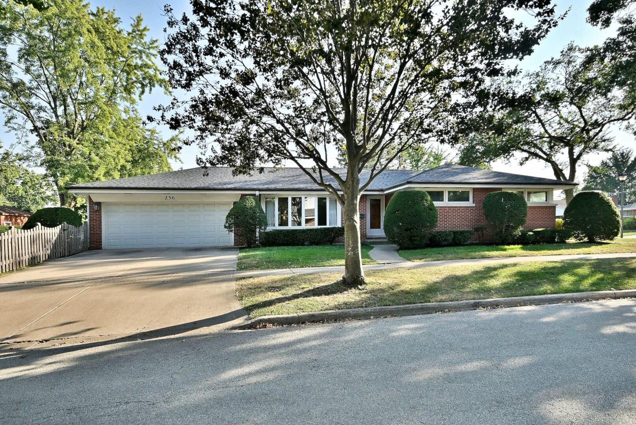 236 W Adams St., Elmhurst, IL 60126