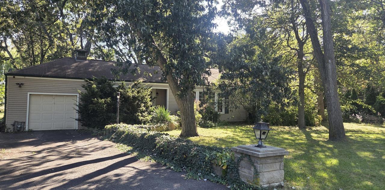 10151 Meadow Ln., Des Plaines, IL 60016