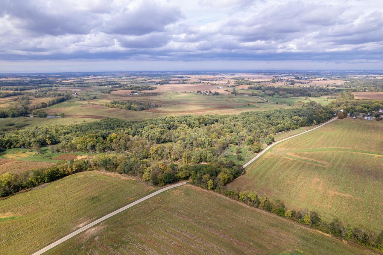 3537 3577 N Iris Hill Rd., Freeport, IL 61032