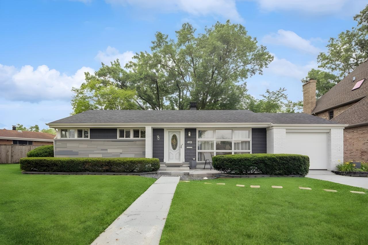 412 N Ridgeland Ave., Elmhurst, IL 60126