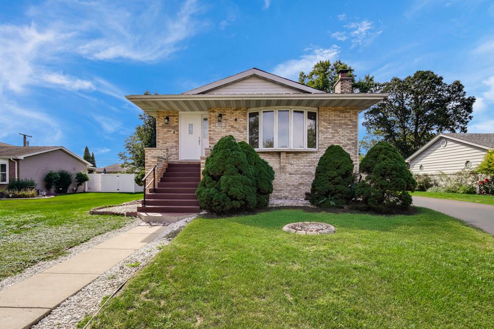 192 W 28th St., South Chicago Heights, IL 60411