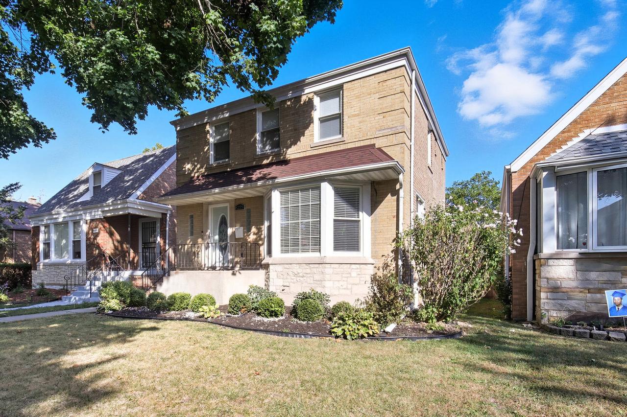 8223 S Sawyer Ave., Chicago, IL 60652