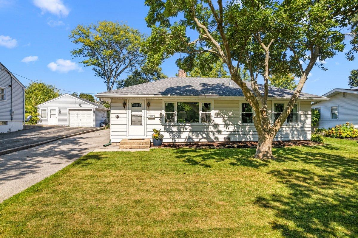 124 W Sunset Ave., Lombard, IL 60148