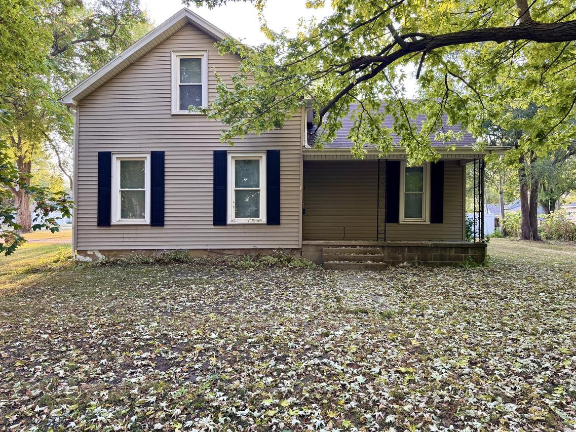 301 N 2nd Ave., Chenoa, IL 61726