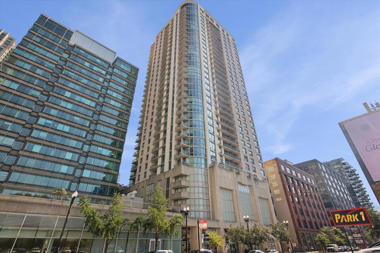 125 S Jefferson St. #2806, Chicago, IL 60661