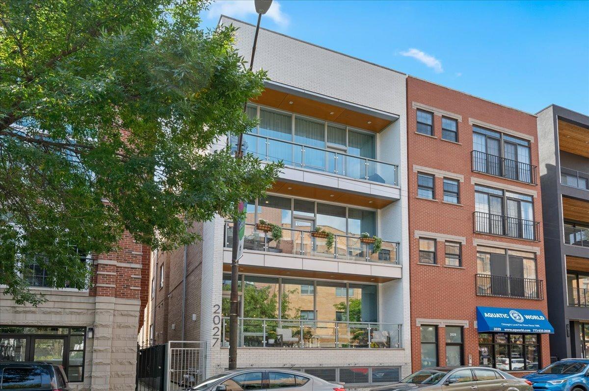 2027 W Belmont Ave. #1, Chicago, IL 60618