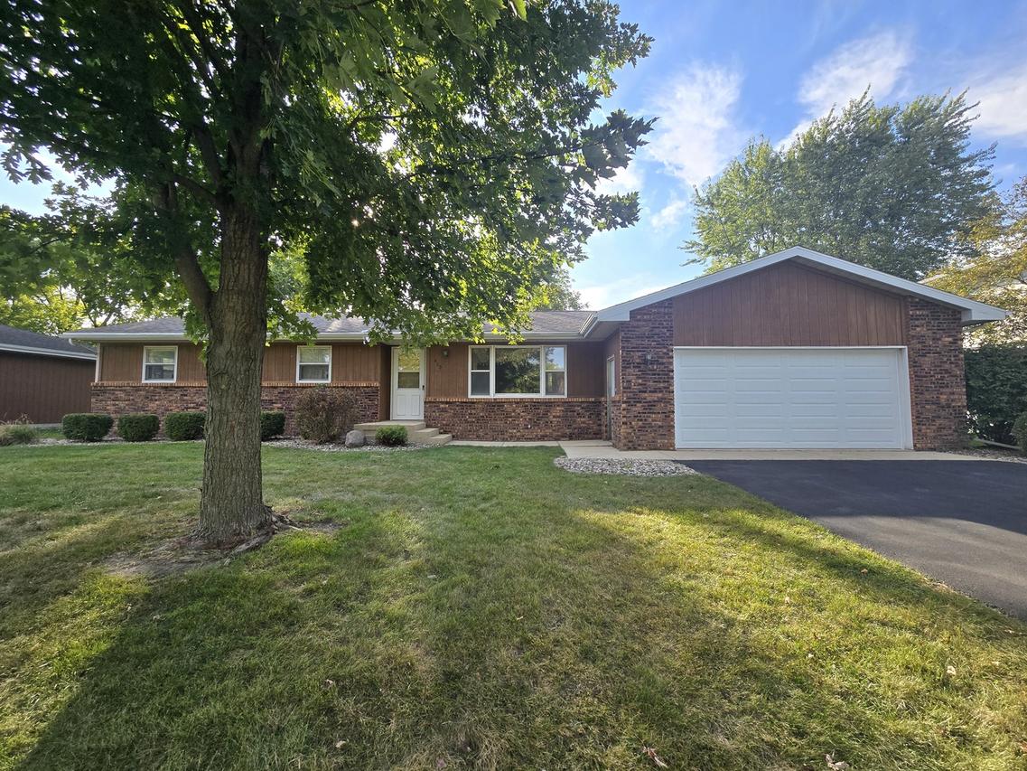 420 N Fourth St., Clifton, IL 60927
