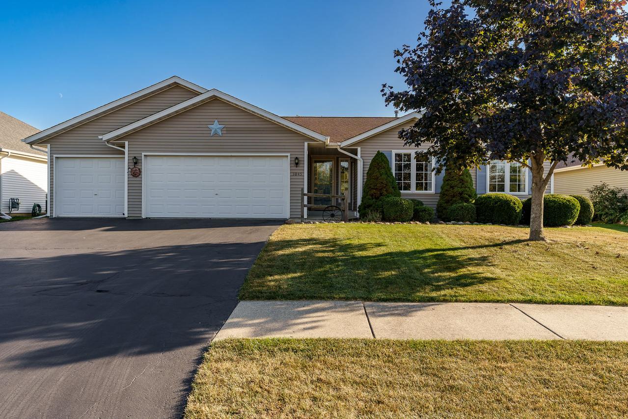 3045 Derbyshire Dr., Machesney Park, IL 61115