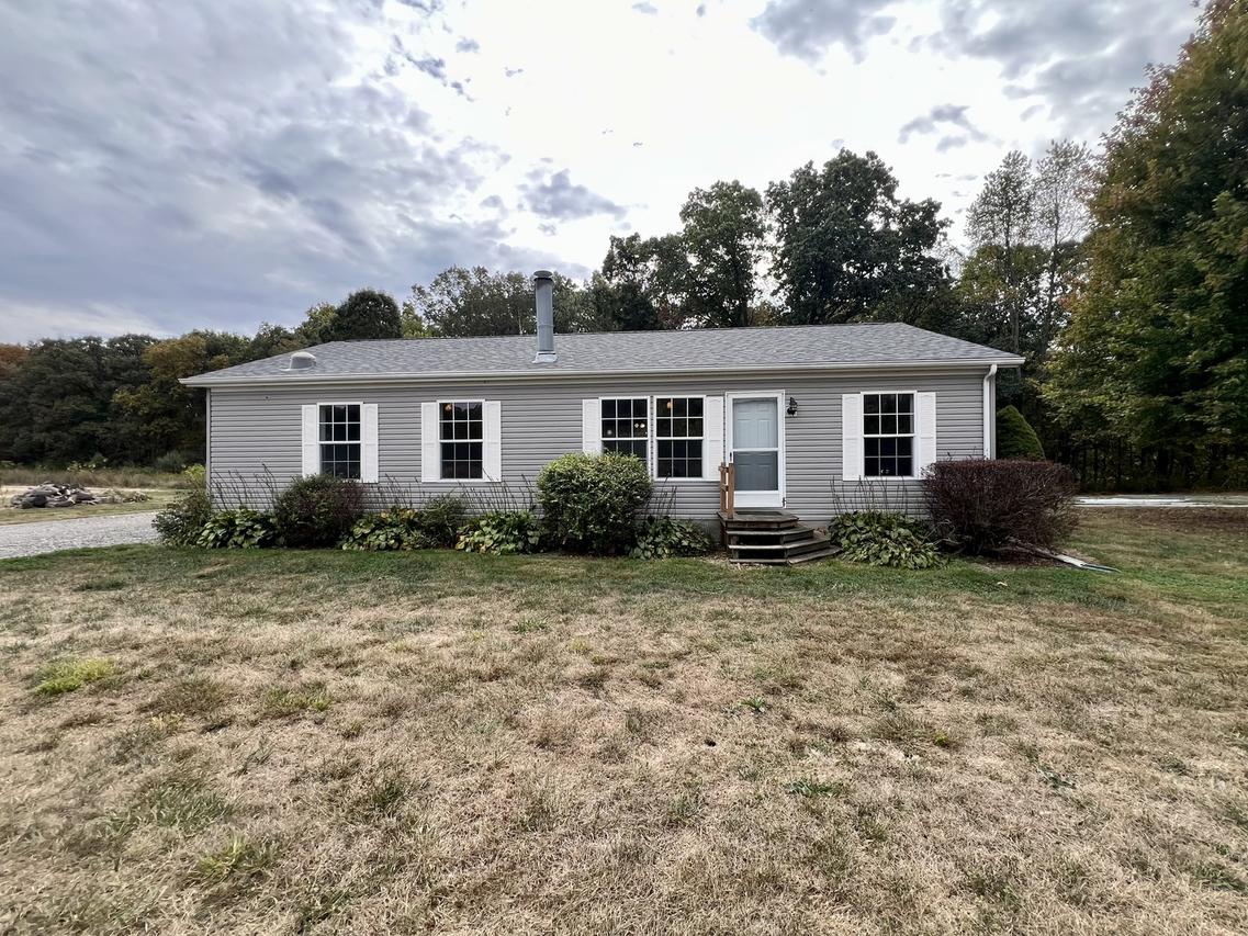 14374 N 1st St., Beecher City, IL 62414