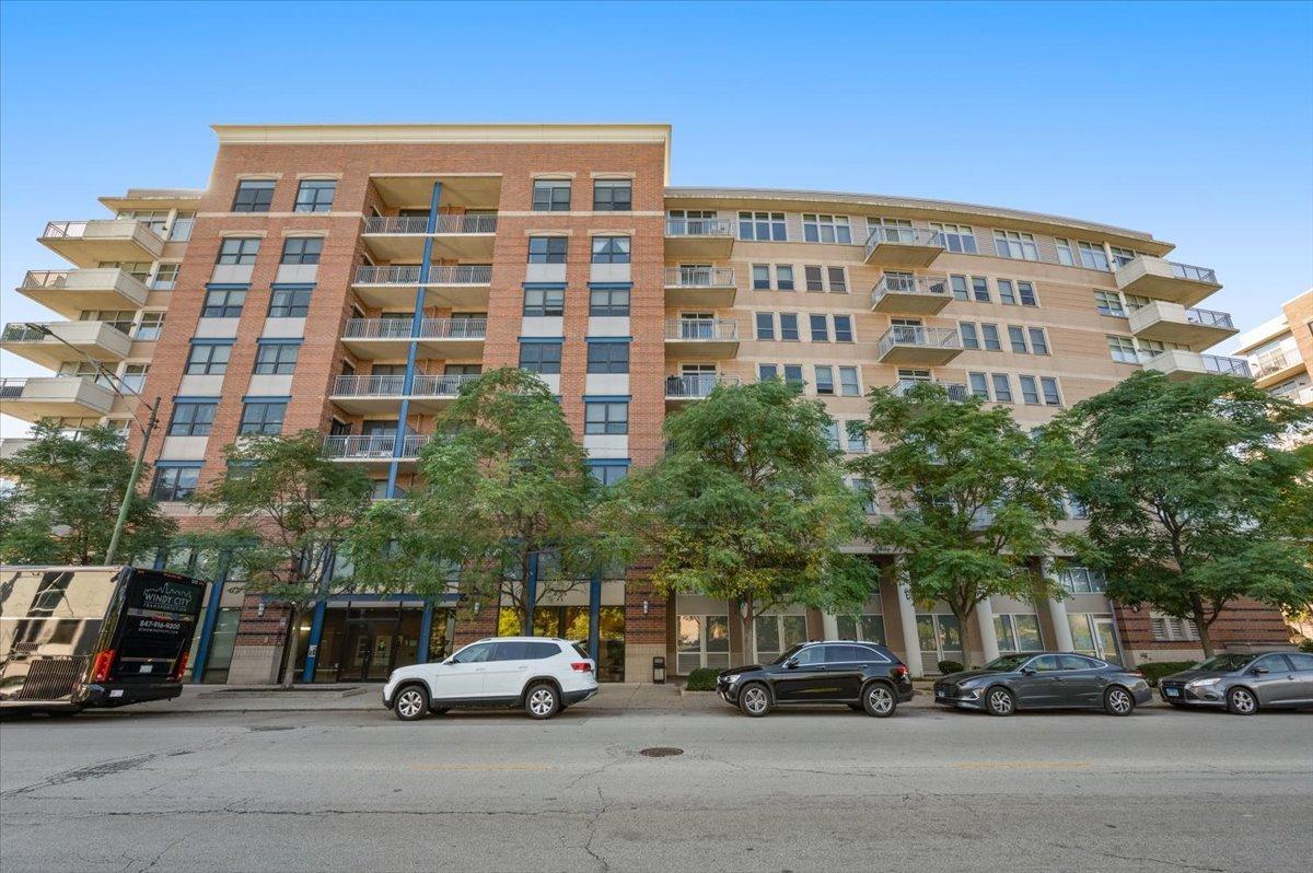 511 W Division St. #607, Chicago, IL 60610