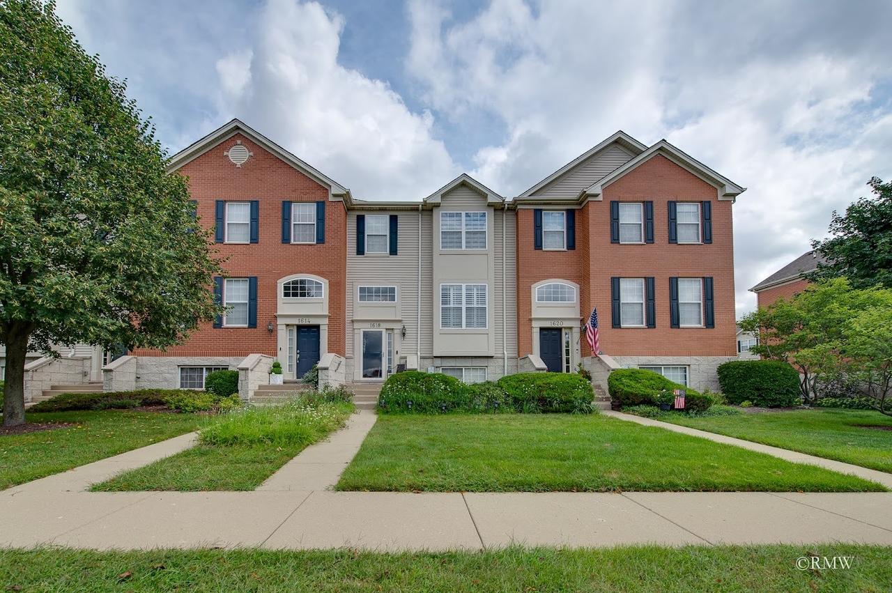 1618 Thornbury Dr. #122-4, Bartlett, IL 60103