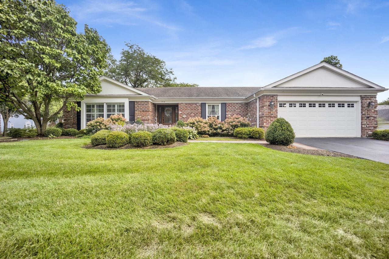 1518 Wedgefield Cir., Naperville, IL 60563