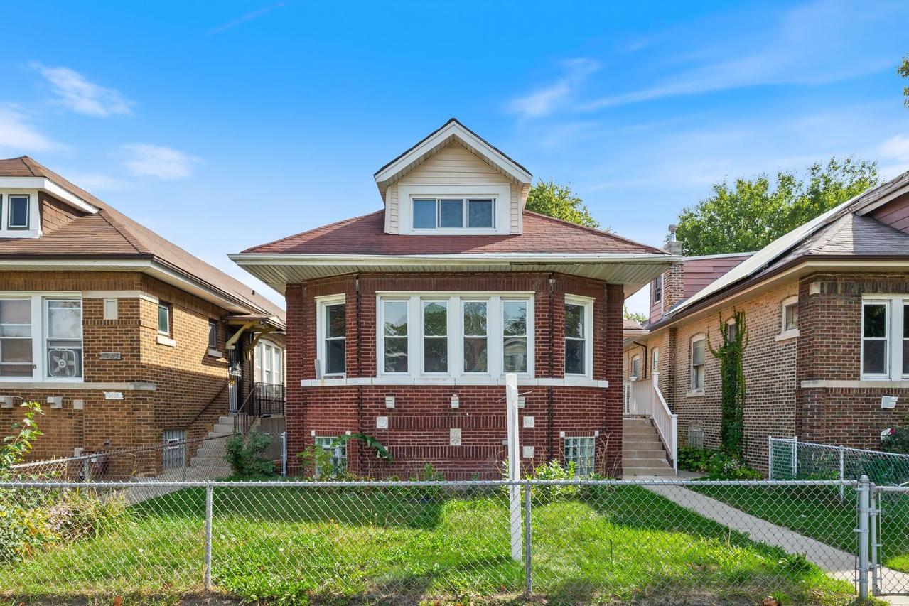 8429 S Dante Ave., Chicago, IL 60619