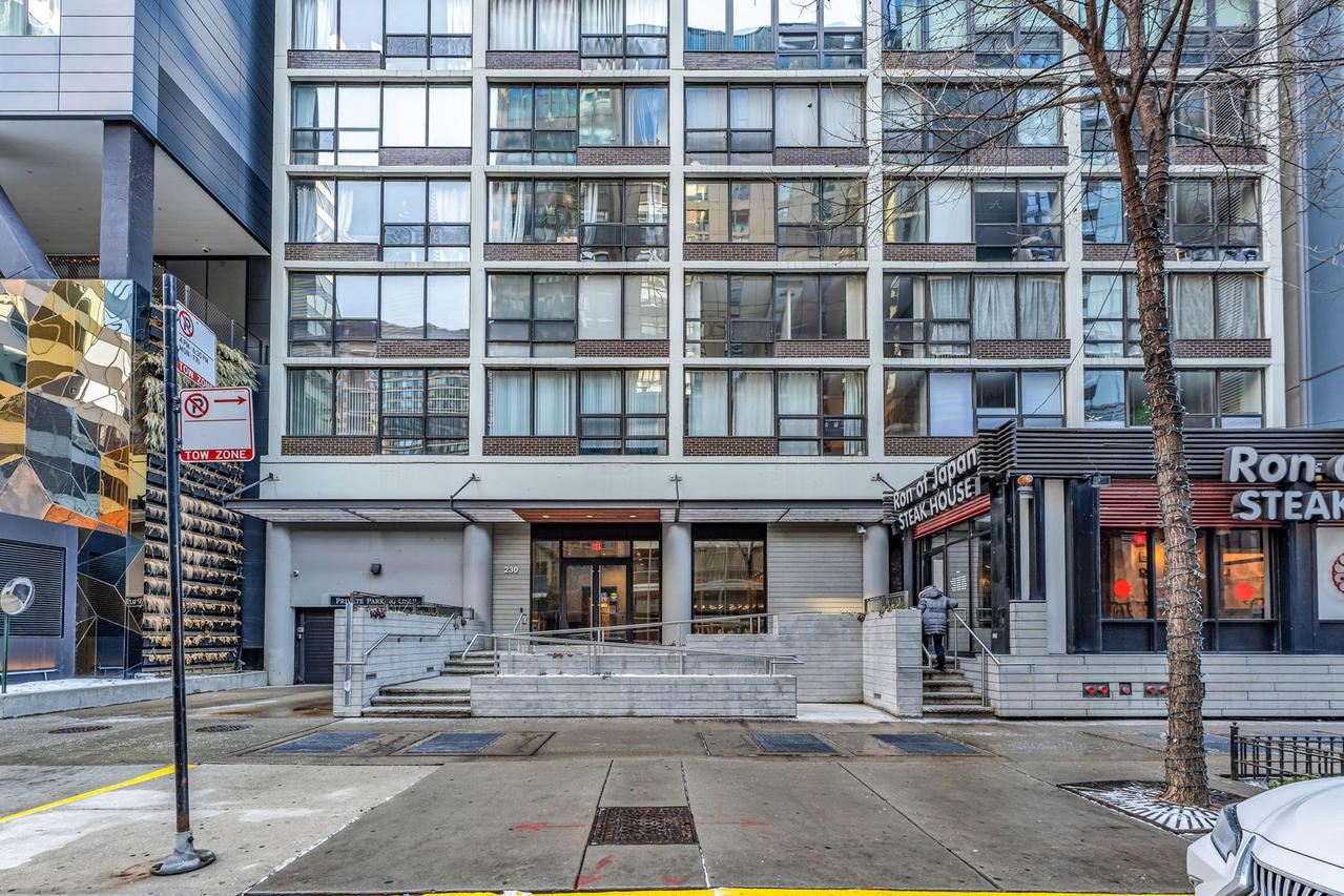 230 E Ontario St. #805, Chicago, IL 60611