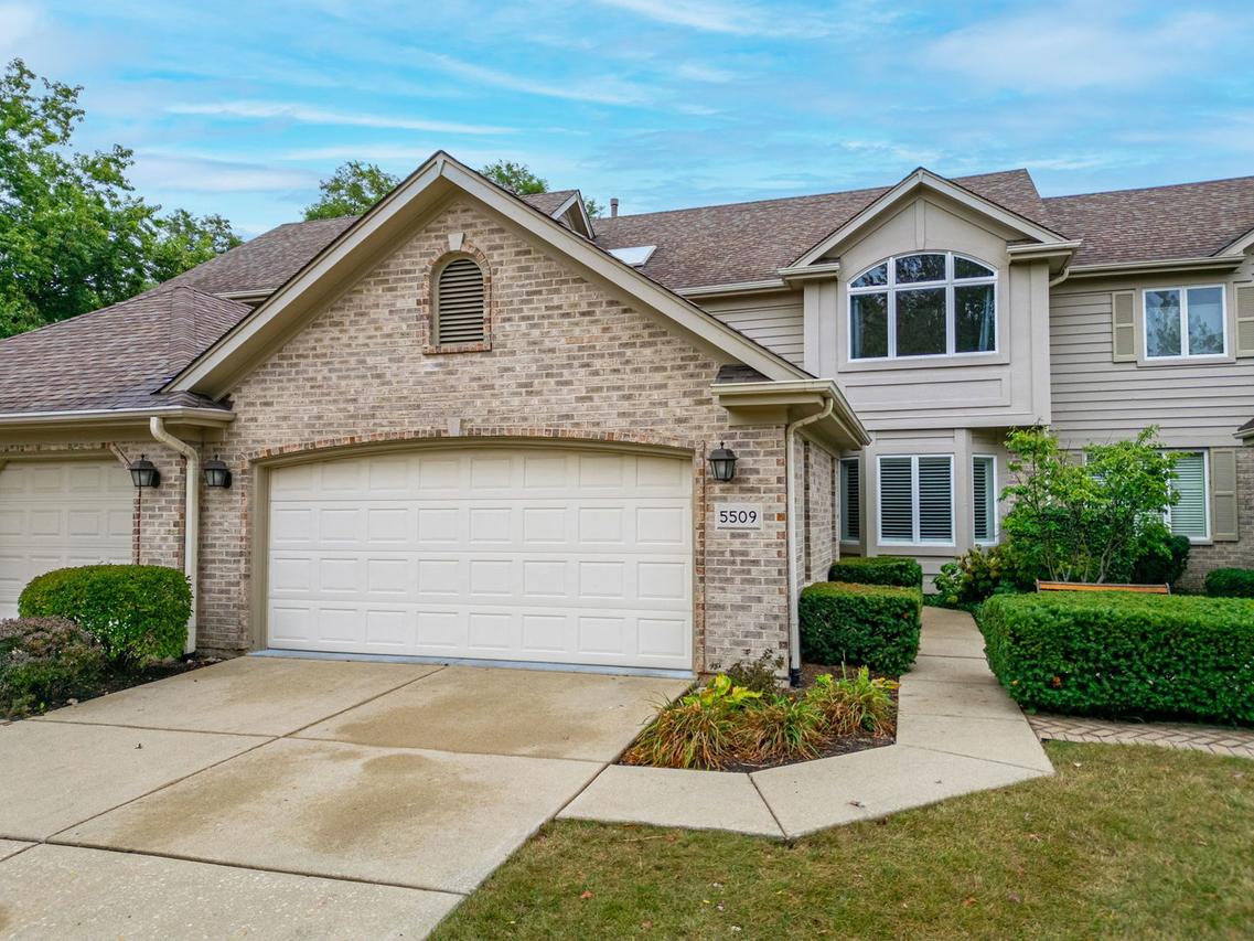5509 Aspen Ave. #6, Downers Grove, IL 60515