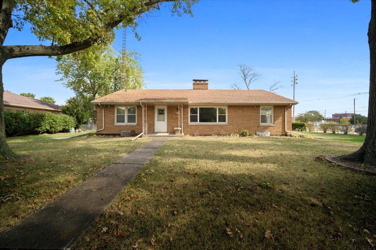 2202 E Oakland Ave., Bloomington, IL 61701