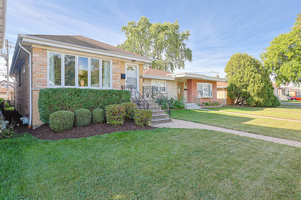 7511 W Foster Ave., Harwood Heights, IL 60706