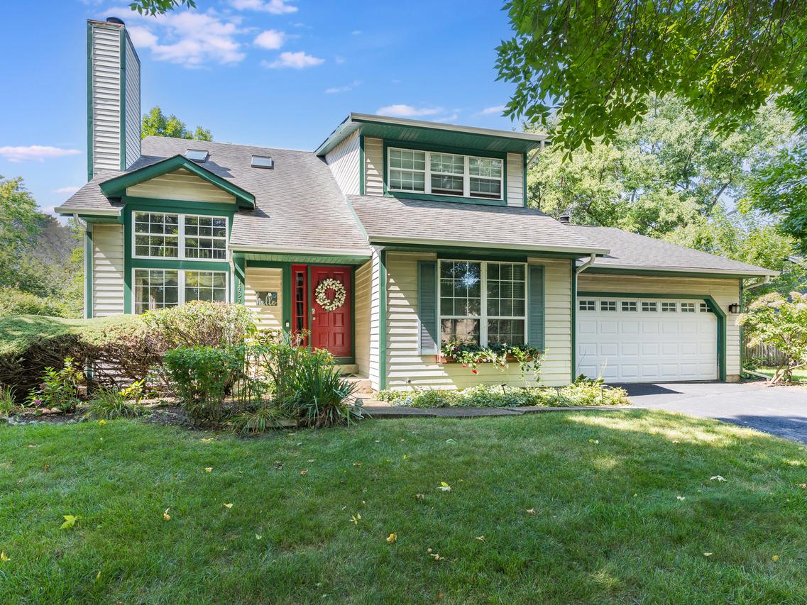 1437 Pinetree Dr., Naperville, IL 60565