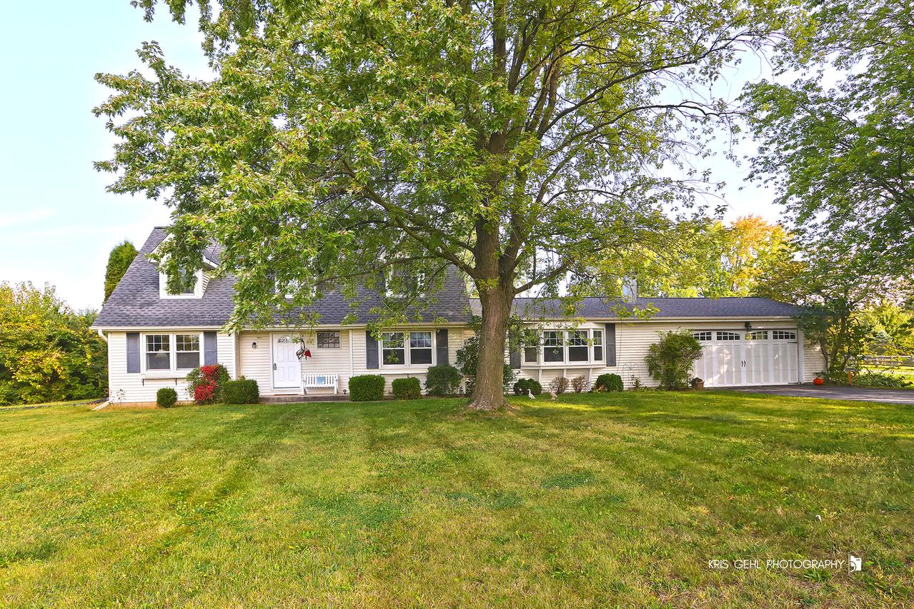 24570 W Chardon Rd., Grayslake, IL 60030