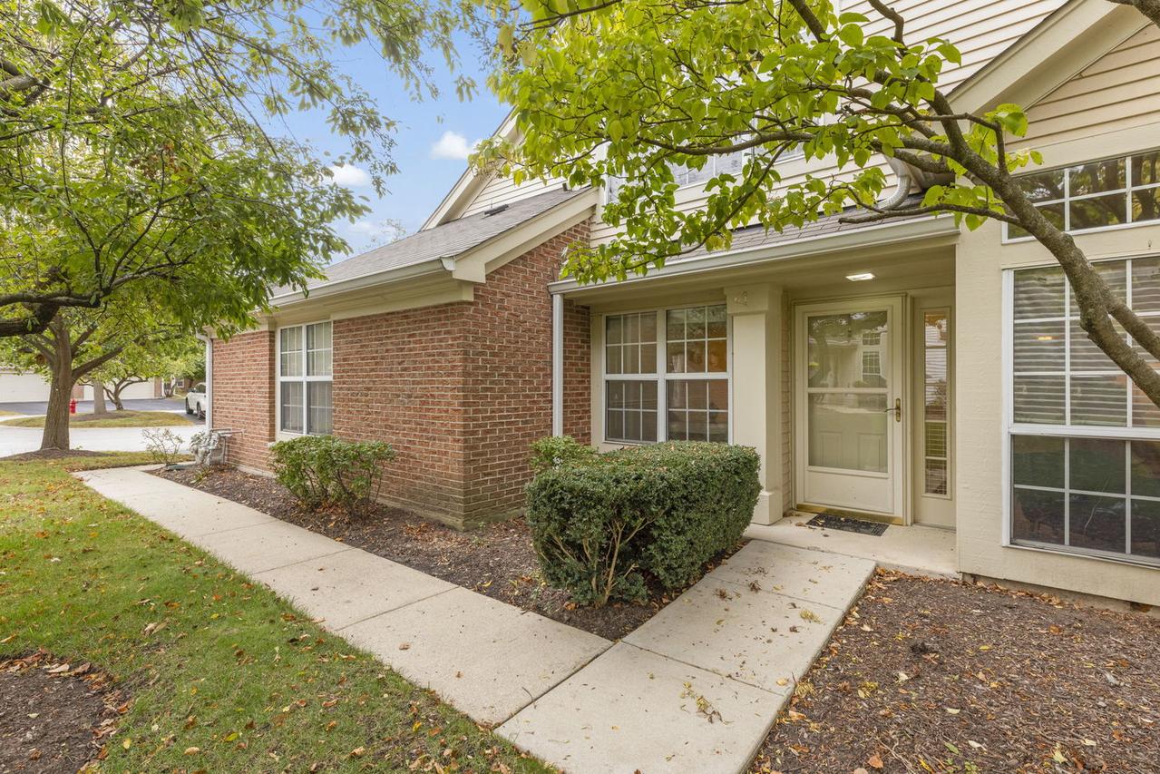 30W012 Mayfair Ct., Warrenville, IL 60555
