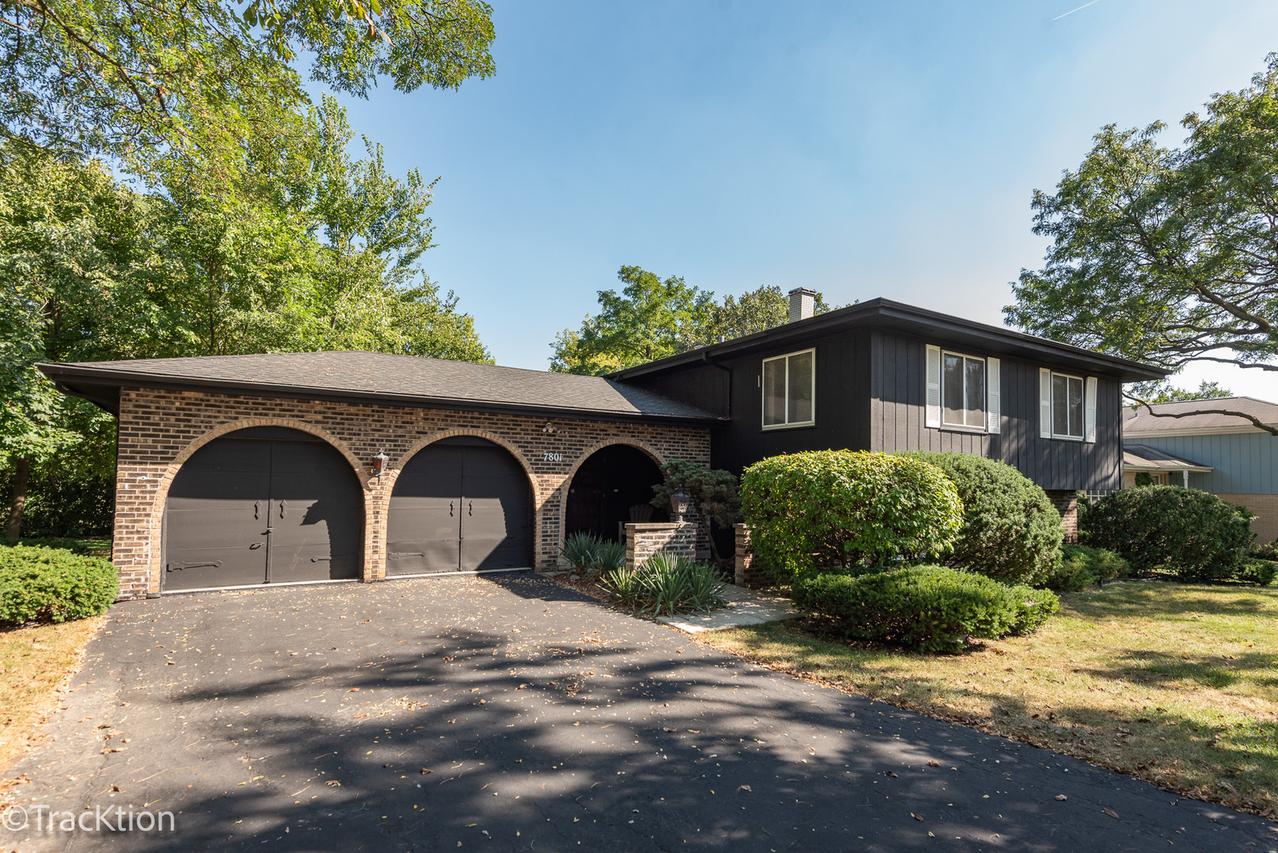 7801 Pine Pkwy., Darien, IL 60561