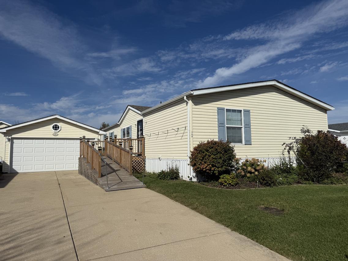 260 Hibiscus Cir., Matteson, IL 60443