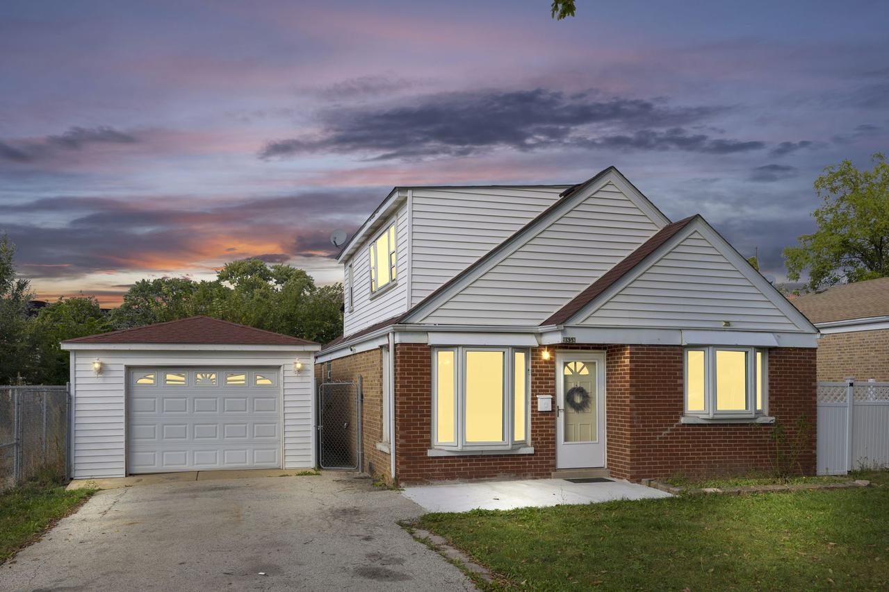 9858 Montrose Ave., Schiller Park, IL 60176
