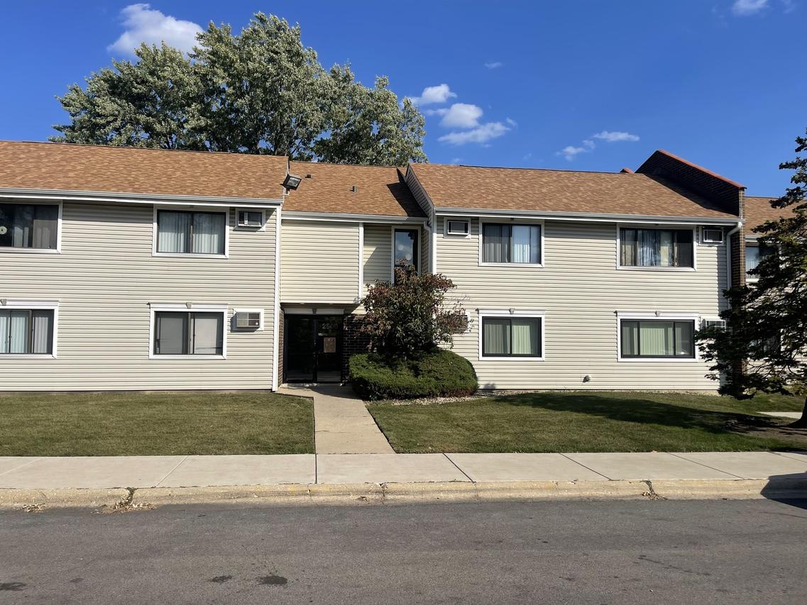 2500 Bayside Dr. #3, Palatine, IL 60074