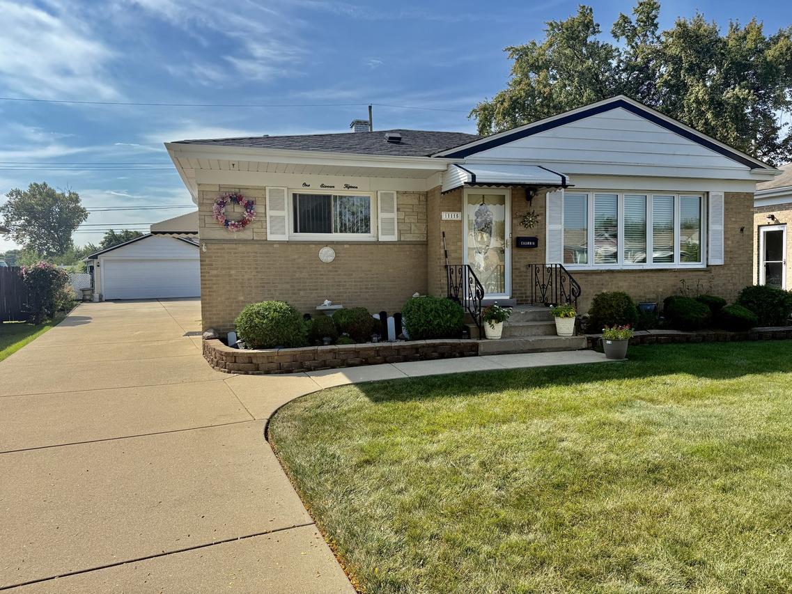 11115 Shelley St., Westchester, IL 60154